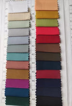 將圖片載入圖庫檢視器，Pearl Satin Colour Chart - WeddingConfetti
