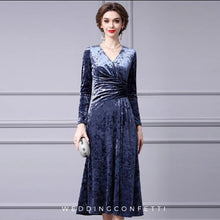將圖片載入圖庫檢視器，The Persis Velvet Black/Blue Midi Dress (Available in 2 colours) - WeddingConfetti