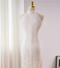將圖片載入圖庫檢視器，The Peony Halter Cheongsam Gown - WeddingConfetti