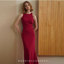 將圖片載入圖庫檢視器，The Arussa Red Sleeveless Gown With Train - WeddingConfetti