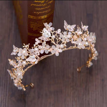 將圖片載入圖庫檢視器，Bridal Crown Tiara - WeddingConfetti