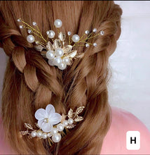 將圖片載入圖庫檢視器，Bridal Headpieces (Various Designs) - WeddingConfetti