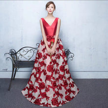 將圖片載入圖庫檢視器，The Joanna Blue/Red Lace Sleeveless Gown - WeddingConfetti