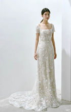 將圖片載入圖庫檢視器，The Francesca Wedding Bridal Short Sleeves Gown - WeddingConfetti