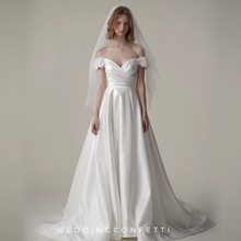 將圖片載入圖庫檢視器，The Stellar Wedding Bridal Off Shoulder Gown - WeddingConfetti