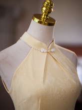 將圖片載入圖庫檢視器，The Peony Yellow Cheongsam Gown - WeddingConfetti