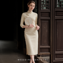 將圖片載入圖庫檢視器，The Silhoue Long Sleeves Cheongsam Gown - WeddingConfetti