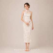 將圖片載入圖庫檢視器，The Aurele Sleeveless Cheongsam Gown - WeddingConfetti