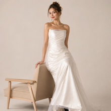 將圖片載入圖庫檢視器，The Perris Tube Gown - WeddingConfetti