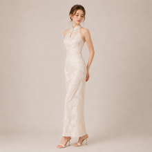 將圖片載入圖庫檢視器，The Aurele Sleeveless Cheongsam Gown - WeddingConfetti