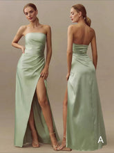 將圖片載入圖庫檢視器，The Lara Satin Bridesmaid Series (Customisable) - WeddingConfetti