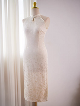 將圖片載入圖庫檢視器，The Peony Halter Cheongsam Gown - WeddingConfetti