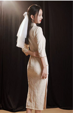 將圖片載入圖庫檢視器，The Silhoue Long Sleeves Cheongsam Gown - WeddingConfetti