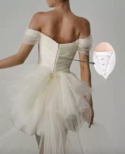 將圖片載入圖庫檢視器，The Petrise Off Shoulder Gown - WeddingConfetti