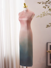將圖片載入圖庫檢視器，The Wisteria Ombre Cheongsam Gown - WeddingConfetti