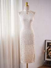 將圖片載入圖庫檢視器，The Peony Halter Cheongsam Gown - WeddingConfetti