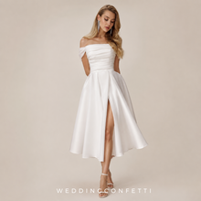 將圖片載入圖庫檢視器，The Freyja Off Shoulder Gown - WeddingConfetti