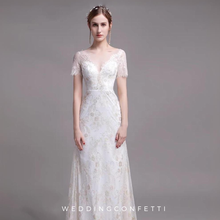 將圖片載入圖庫檢視器，The Riley Wedding Bridal Short Sleeves Gown - WeddingConfetti