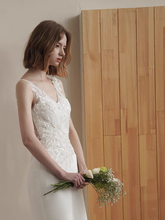 將圖片載入圖庫檢視器，The Millie Wedding Bridal Sleeveless Gown - WeddingConfetti