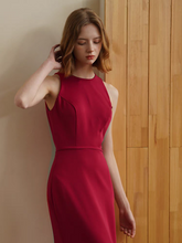 將圖片載入圖庫檢視器，The Arussa Red Sleeveless Gown With Train - WeddingConfetti