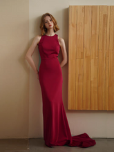 將圖片載入圖庫檢視器，The Arussa Red Sleeveless Gown With Train - WeddingConfetti