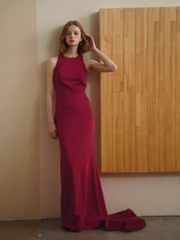 將圖片載入圖庫檢視器，The Arussa Red Sleeveless Gown With Train - WeddingConfetti