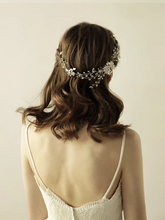 將圖片載入圖庫檢視器，Bridal Headpieces (Various Designs) - WeddingConfetti