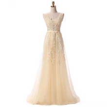 將圖片載入圖庫檢視器，The Pierina Tulle Sleeveless Pink / Grey / Red Lace Floral Gown (Customisation Available) - WeddingConfetti