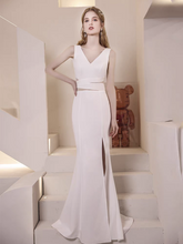 將圖片載入圖庫檢視器，The Lalitha White Sleeveless Dress (With Back Details) - WeddingConfetti