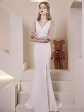將圖片載入圖庫檢視器，The Lalitha White Sleeveless Dress (With Back Details) - WeddingConfetti