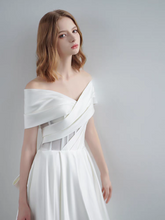 將圖片載入圖庫檢視器，The Perlina Wedding Bridal Off Shoulder Gown - WeddingConfetti
