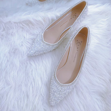 將圖片載入圖庫檢視器，The Retcha White Bridal Heels - WeddingConfetti