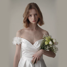 將圖片載入圖庫檢視器，The Stellar Wedding Bridal Off Shoulder Gown - WeddingConfetti