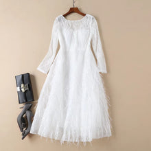 將圖片載入圖庫檢視器，The Derlaine White / Black Sleeveless Gown - WeddingConfetti