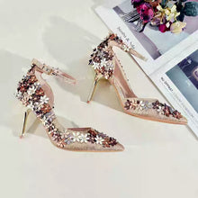 將圖片載入圖庫檢視器，Wedding Bridal Floral Gold / Silver Heels - WeddingConfetti