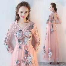 將圖片載入圖庫檢視器，The Melyssa Floral Pink Lace Dress - WeddingConfetti