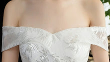 將圖片載入圖庫檢視器，The Delaine Wedding Bridal Off Shoulder Gown - WeddingConfetti