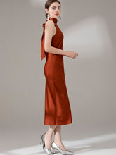 將圖片載入圖庫檢視器，Ferlyn 掛脖緞面洋裝