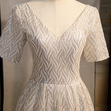 將圖片載入圖庫檢視器，The Katrina Short Sleeve Grey Gown - WeddingConfetti