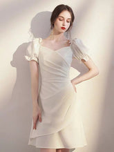 將圖片載入圖庫檢視器，The Rhys Short Puffed Sleeves Dress - WeddingConfetti