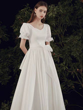 將圖片載入圖庫檢視器，The Penelope Wedding Bridal Short Sleeve Dress - WeddingConfetti