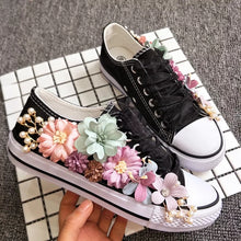 將圖片載入圖庫檢視器，Wedding Bridal Floral Sneakers (Available in 2 colours) - WeddingConfetti