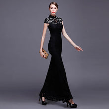 將圖片載入圖庫檢視器，The Hensla Cheongsam Mandarin Collar Red/White/Black Gown - WeddingConfetti