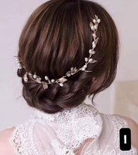 將圖片載入圖庫檢視器，Bridal Headpieces (Various Designs) - WeddingConfetti