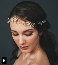 將圖片載入圖庫檢視器，Bridal Headpieces (Various Designs) - WeddingConfetti