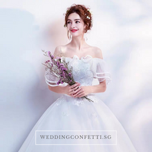 將圖片載入圖庫檢視器，The Athelia Wedding Bridal Off Shoulder Ball Gown - WeddingConfetti