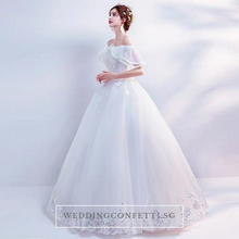 將圖片載入圖庫檢視器，The Athelia Wedding Bridal Off Shoulder Ball Gown - WeddingConfetti