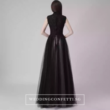 將圖片載入圖庫檢視器，The Rosemary Mandarin Collar Cheongsam Ombre Black Lace Gown - WeddingConfetti