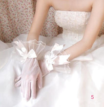 將圖片載入圖庫檢視器，Wedding Lace Satin White Gloves - WeddingConfetti