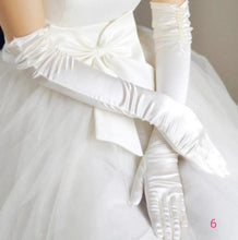 將圖片載入圖庫檢視器，Wedding Lace Satin White Gloves - WeddingConfetti